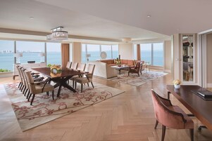 Signature Suite, 1 King Bed with Sofa bed, Lake View | Premium bedding, Select Comfort beds, minibar, in-room safe