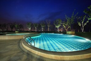 Piscina interna, piscina externa