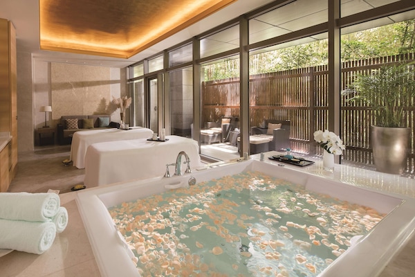 Couples treatment rooms, sauna, hot tub, body treatments, hydrotherapy