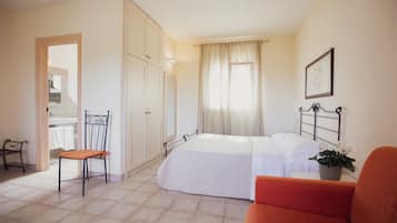 Comfort Room, Sea View, Garden Area | 1 bedroom, Frette Italian sheets, Select Comfort beds, minibar