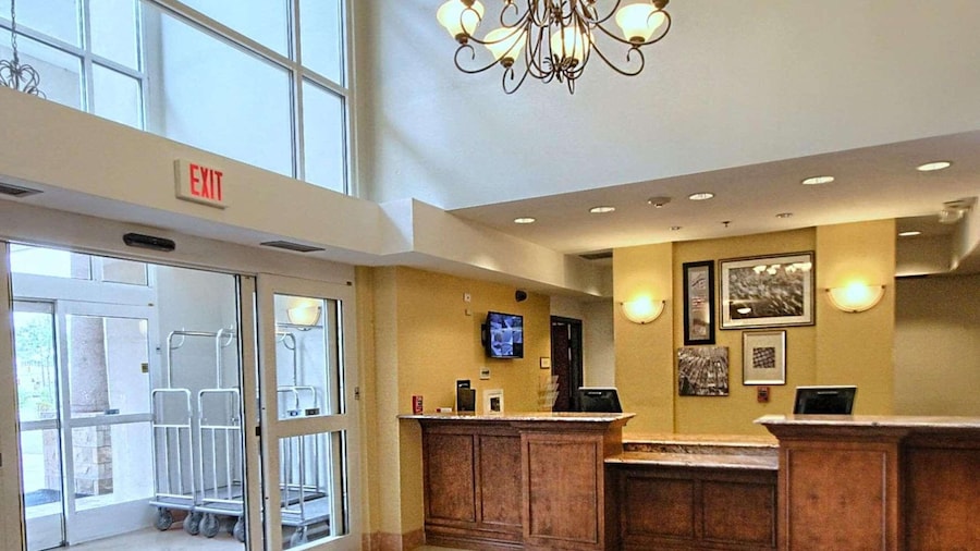 Country Inn & Suites by Radisson, Dearborn, MI