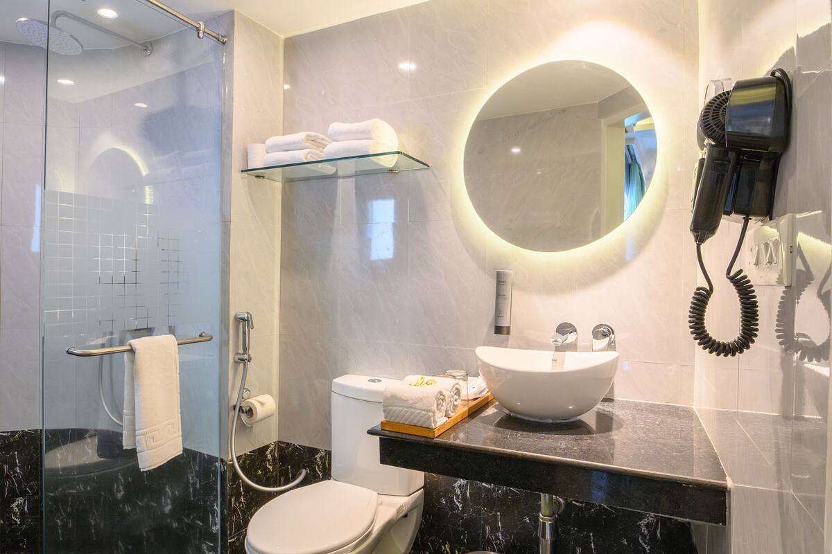 premier room | bathroom | shower, rainfall showerhead, free toiletries, hair dryer