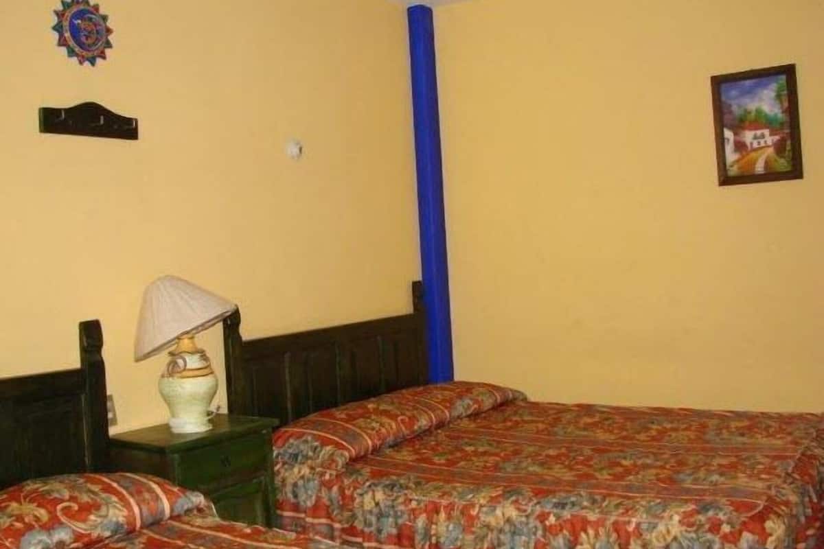 Standard Room, 2 Double Beds | WiFi (free)
