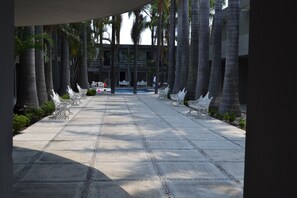 Terrace/patio - Hotel Suites Del Real (Zapopan)