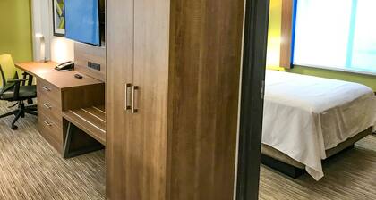 Holiday Inn Express & Suites Lubbock West by IHG