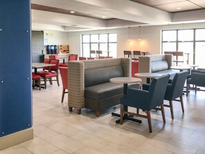 Free daily buffet breakfast  - Holiday Inn Express & Suites Lubbock West by IHG (Lubbock)