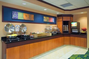 Desayuno continental gratuito y diario