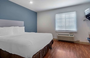 Standard Studio, Non Smoking, Refrigerator & Microwave | Desk, iron/ironing board, free WiFi, bed sheets