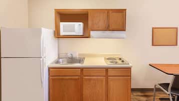 Desk, laptop workspace, iron/ironing board, free WiFi