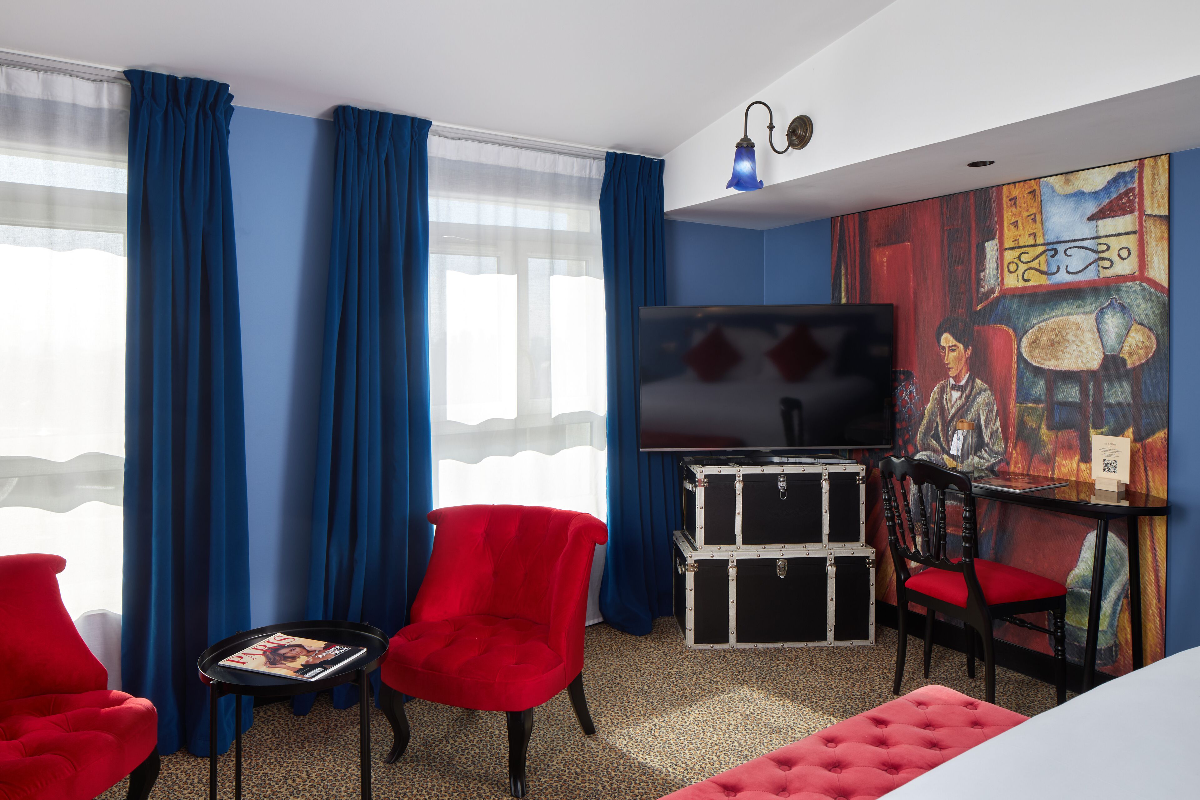 suite, 1 king bed (prestige suite) | premium bedding, in-room safe, desk, blackout curtains