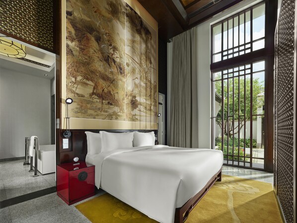 Minibar, in-room safe, desk, laptop workspace