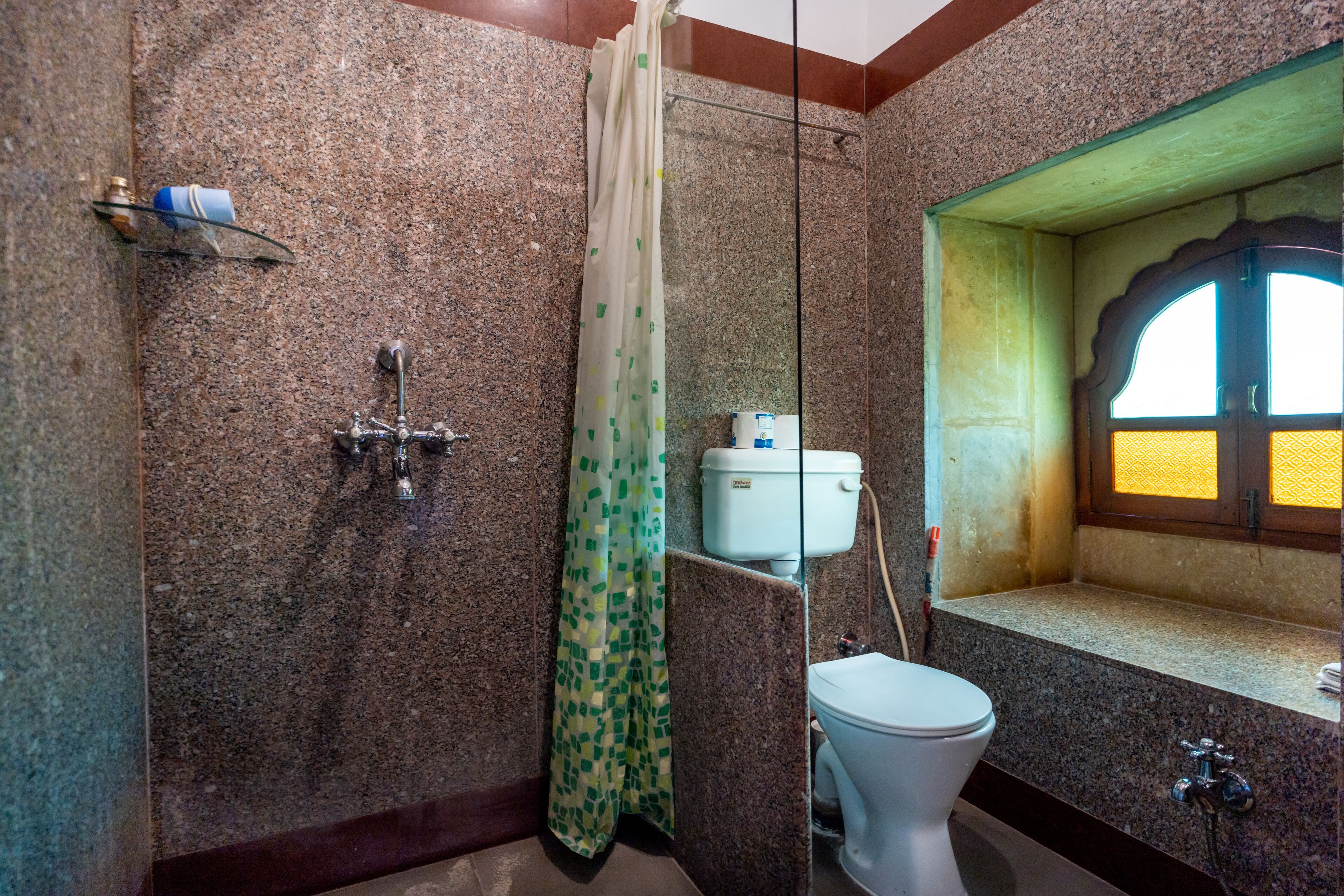 deluxe suite, 1 bedroom | bathroom | shower, free toiletries, hair dryer, towels