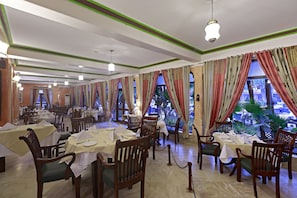 Daily buffet breakfast (INR 750 per person)