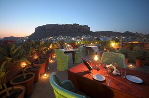 إطلالة على الجبل