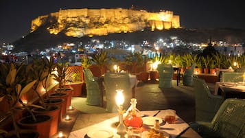 Breakfast, lunch, brunch served; vegetarian cuisine