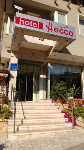 Property entrance - Hecco Hotel (Sarajevo)
