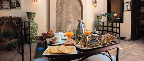 Free daily full breakfast