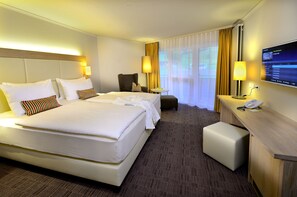 Deluxe Double Room, Balcony | Egyptian cotton sheets, premium bedding, minibar, in-room safe