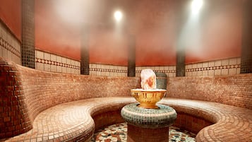 Bastu, ångbastu, massage med varma stenar och djupmassage