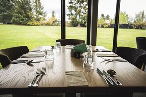 Breakfast and dinner served - Distinction Mackenzie Country Hotel (Twizel)