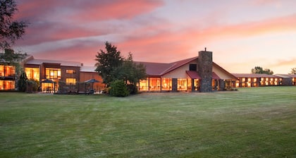 Distinction Mackenzie Country Hotel