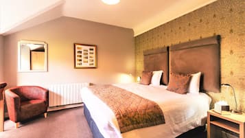 Classic Double Room, Ensuite | Egyptian cotton sheets, premium bedding, desk, laptop workspace