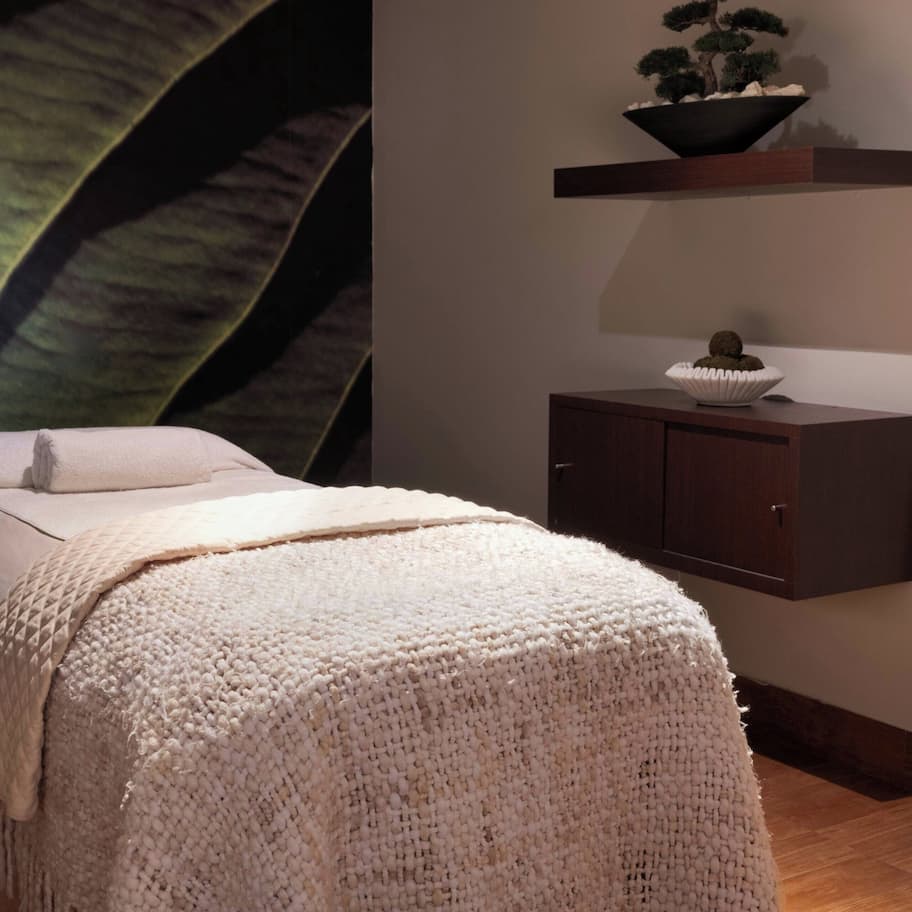 Couples treatment rooms, sauna, steam room, body treatments
