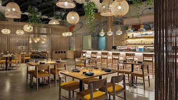 4 restaurants servant le petit déjeuner, spécialités Cuisine brésilienne