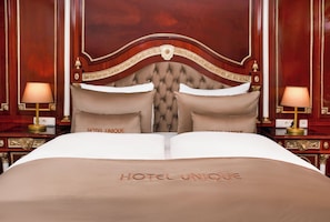 Roupas de cama premium, cofres nos quartos, individualmente decorados