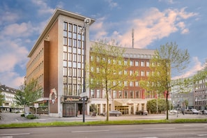 Exterior - Hotel Unique Dortmund Hauptbahnhof (Dortmund)