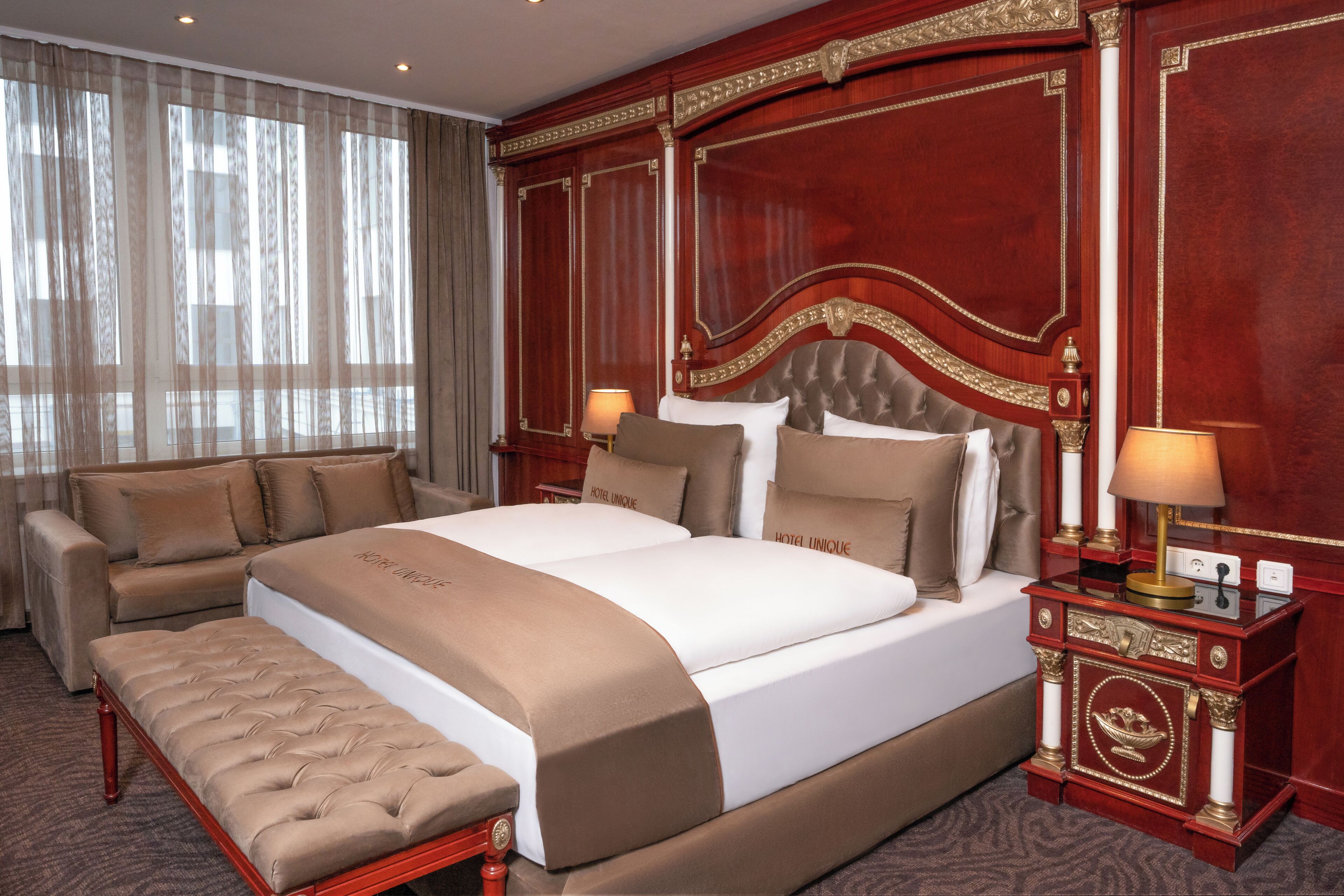 premium bedding, in-room safe, individually decorated, desk