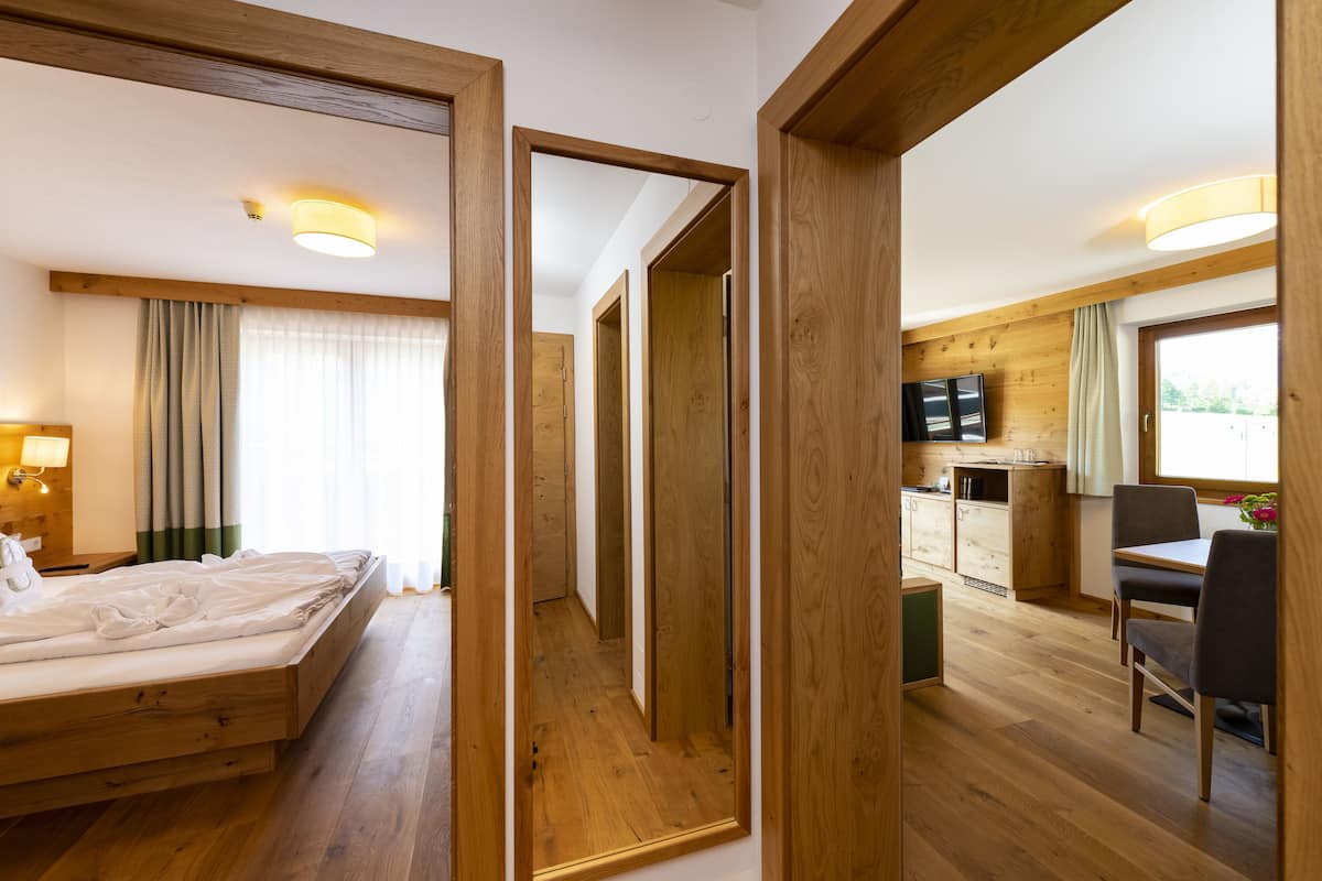 Family Suite, 1 Bedroom, Fireplace, Mountain View (Sonnenschein) | Premium bedding, in-room safe, desk, soundproofing