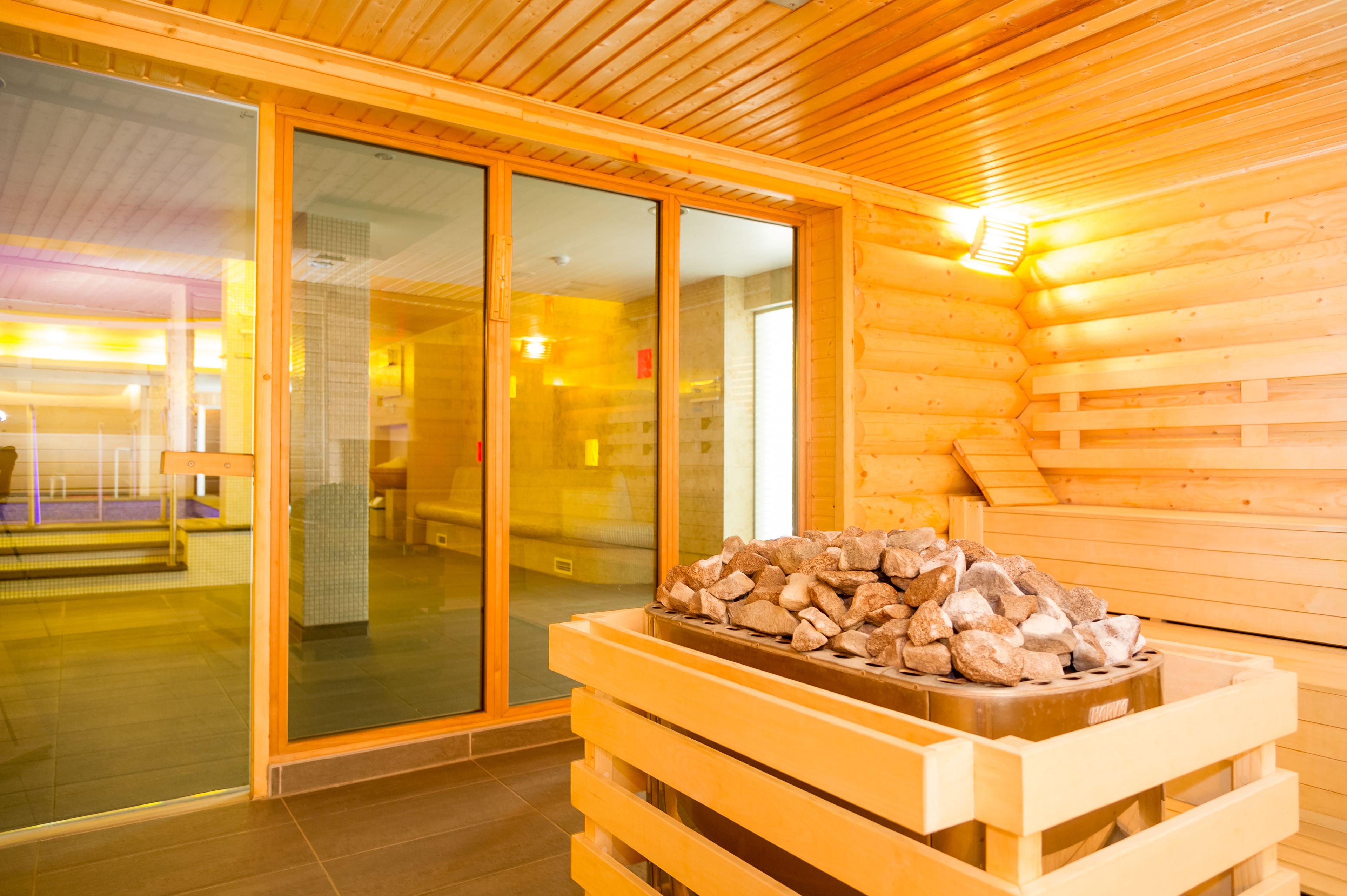 sauna, hot tub, body treatments, hydrotherapy, body wraps, body scrubs