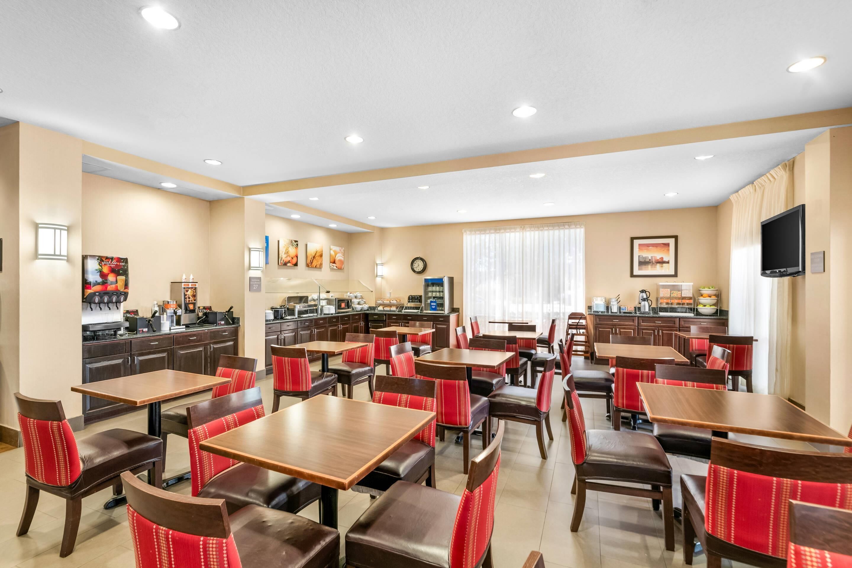 Free daily buffet breakfast