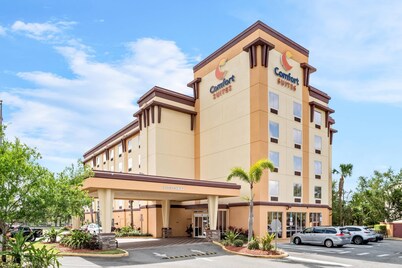 Comfort Suites Orlando International Airport