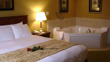 Suite, 1 cama King size, hidromasaje | Ropa de cama de alta calidad y tabla de planchar con plancha