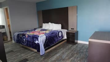 Quarto clássico, 1 cama Queen | Escrivaninha, ferros/tábuas de passar roupa, Wi-Fi de cortesia