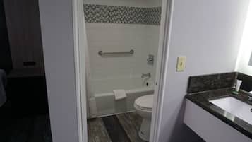 Chuveiro/banheira combinados, produtos de toalete grátis