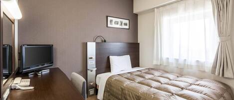 Room, 1 Double Bed, Non Smoking | Premium bedding, desk, blackout drapes, iron/ironing board