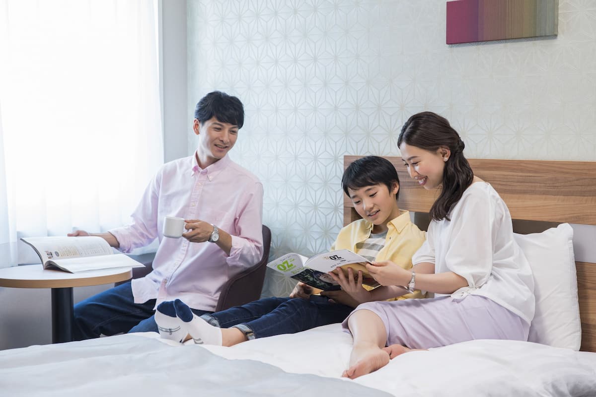 standard twin room, 2 single beds, non smoking | desk, blackout curtains, iron/ironing board, cots/infant beds