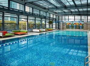 Piscine intérieure