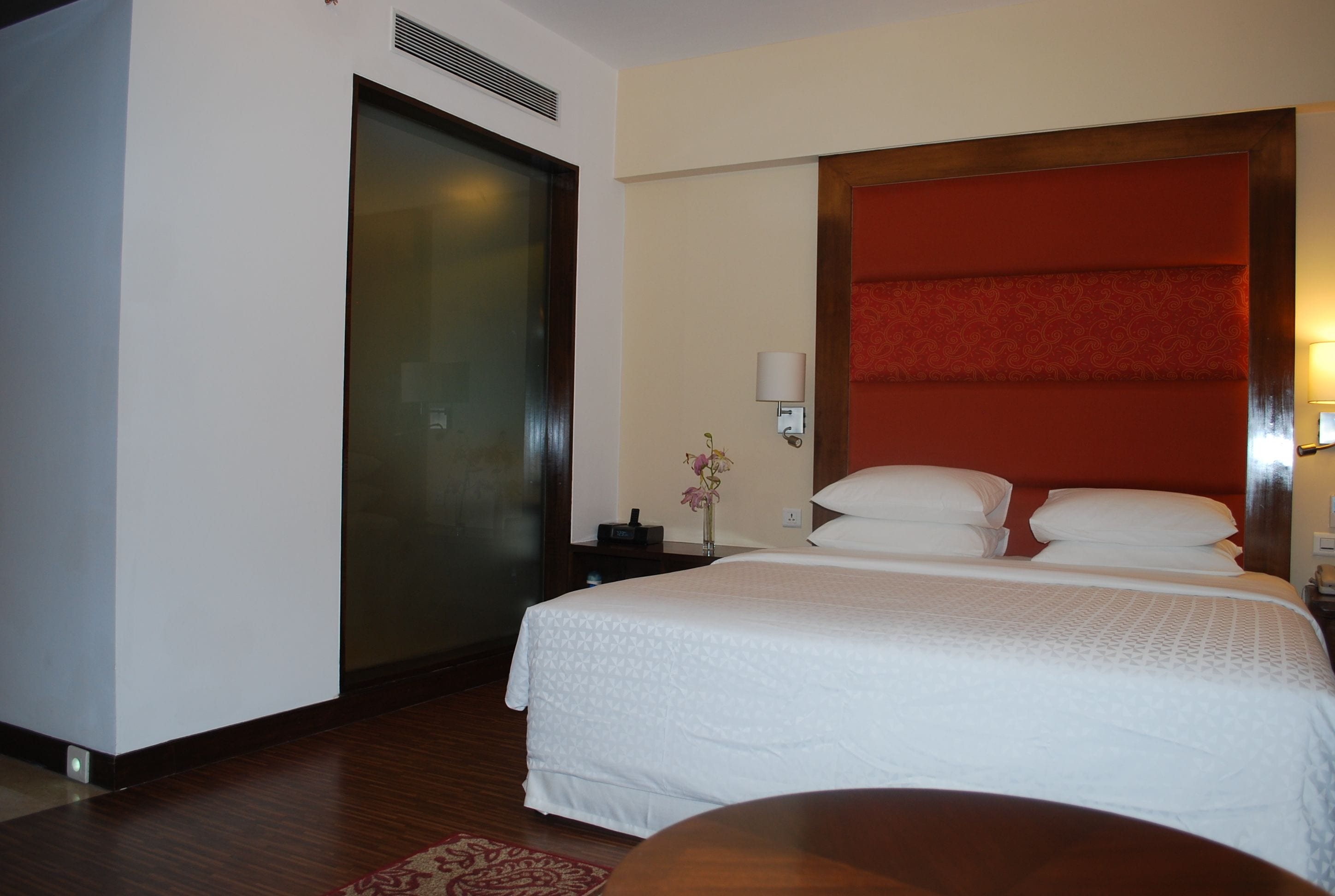 1 bedroom, down duvets, minibar, in-room safe