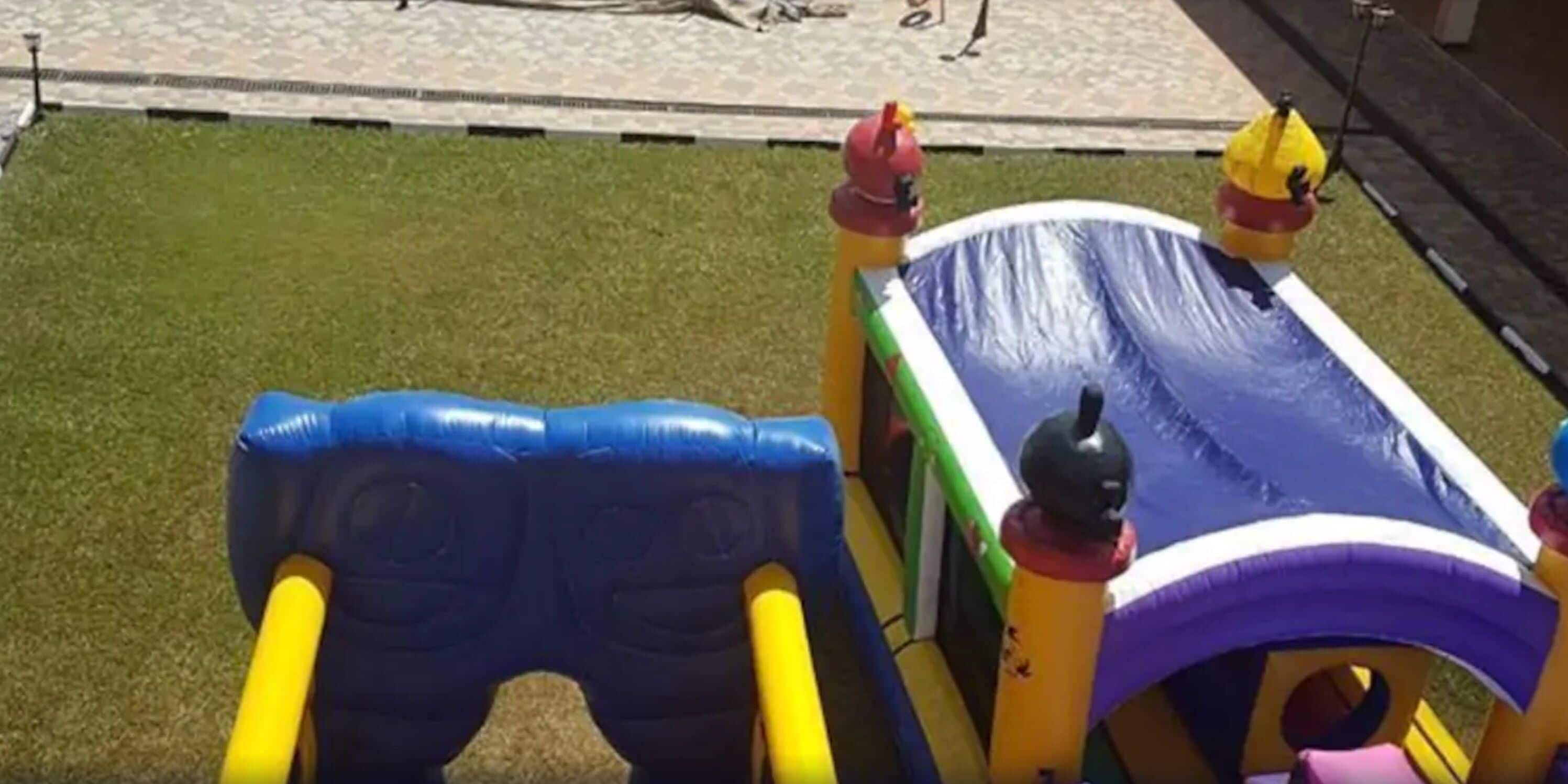 Zona de juegos infantil al aire libre