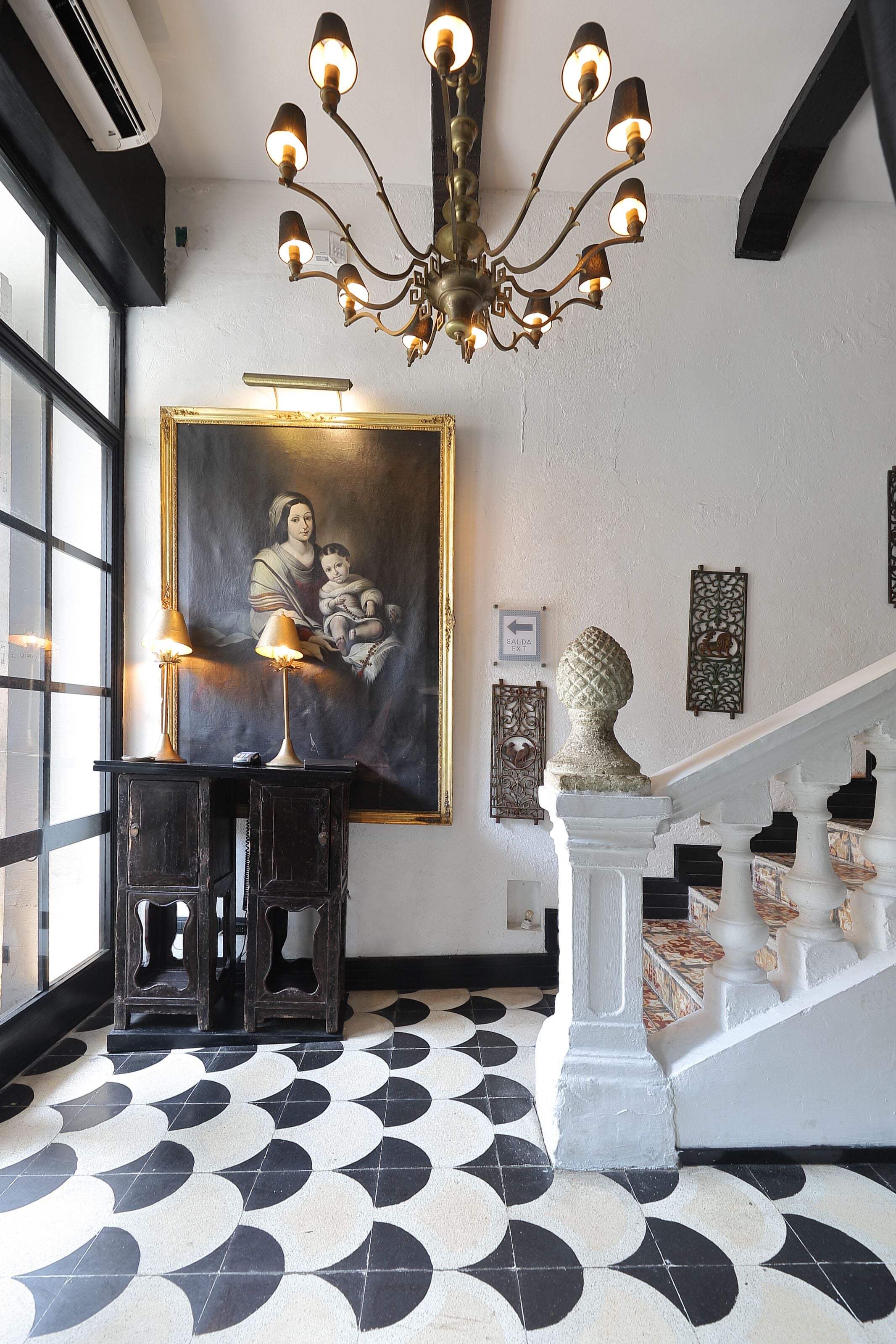 lunch, dinner, brunch served; caribbean cuisine, garden views