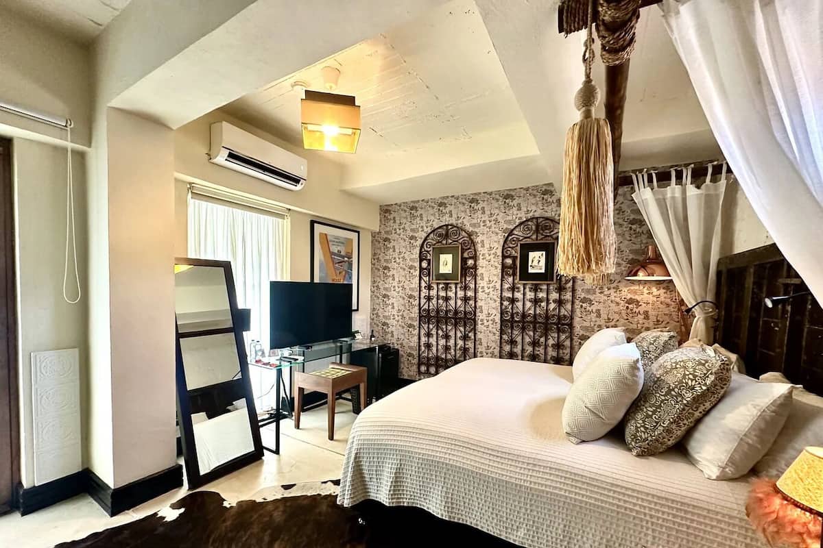 Premium bedding, memory foam beds, minibar, in-room safe