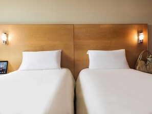 Superior Twin Room, 2 Twin Beds | Premium bedding, minibar, in-room safe, desk