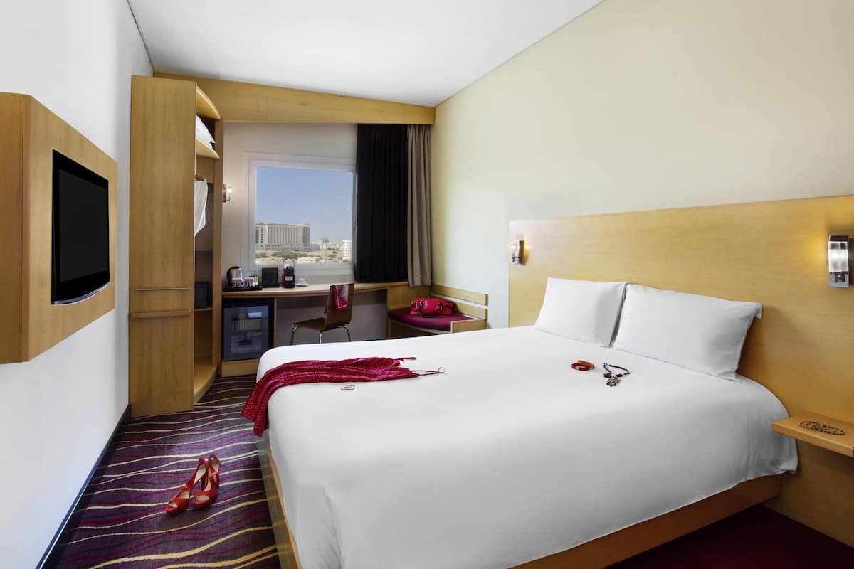 Room, 1 Double Bed with Sofa bed (Privilege) | Premium bedding, minibar, in-room safe, desk