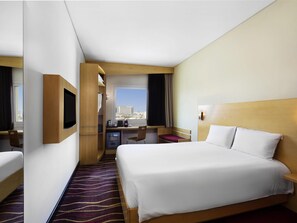 Premium bedding, minibar, in-room safe, desk - ibis Muscat (Muscat)