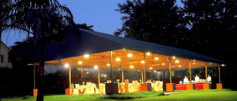Espace banquet en plein air