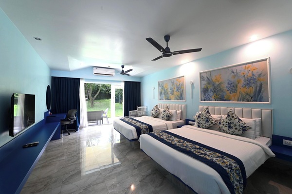 Deluxe Quadruple Room | 1 bilik tidur, peralatan tempat tidur premium, bar mini